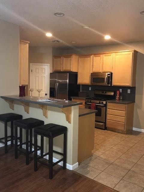 Building Photo - 301 Dragonfly Cir