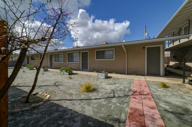 Foto del edificio - 4406 W Myrtle Ave