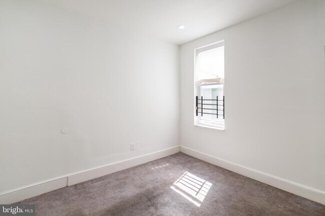 Foto del edificio - 3880 Blaine St