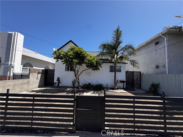 Foto principal - 563 W 12th St