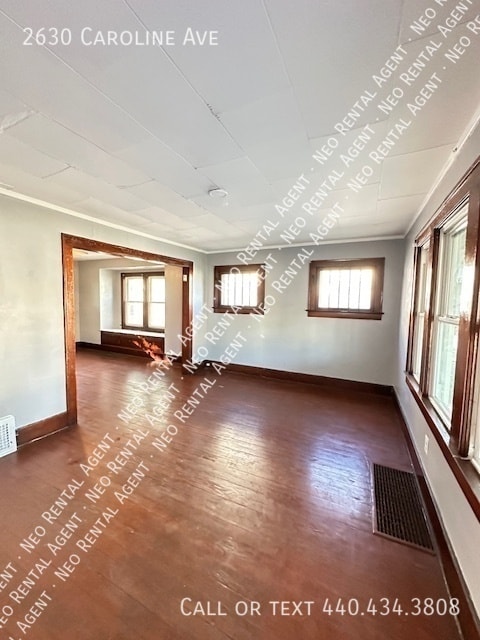 Foto del edificio - 2630 Caroline Ave