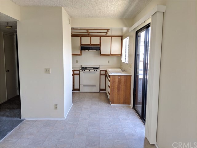Primary Photo - 115 N Primrose Ave