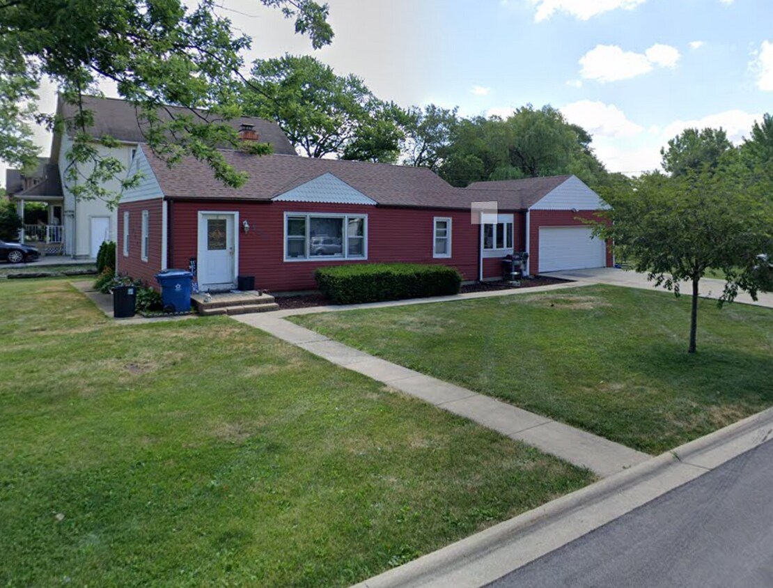 222 E Crest Ave, Bensenville, IL 60106 House Rental in Bensenville