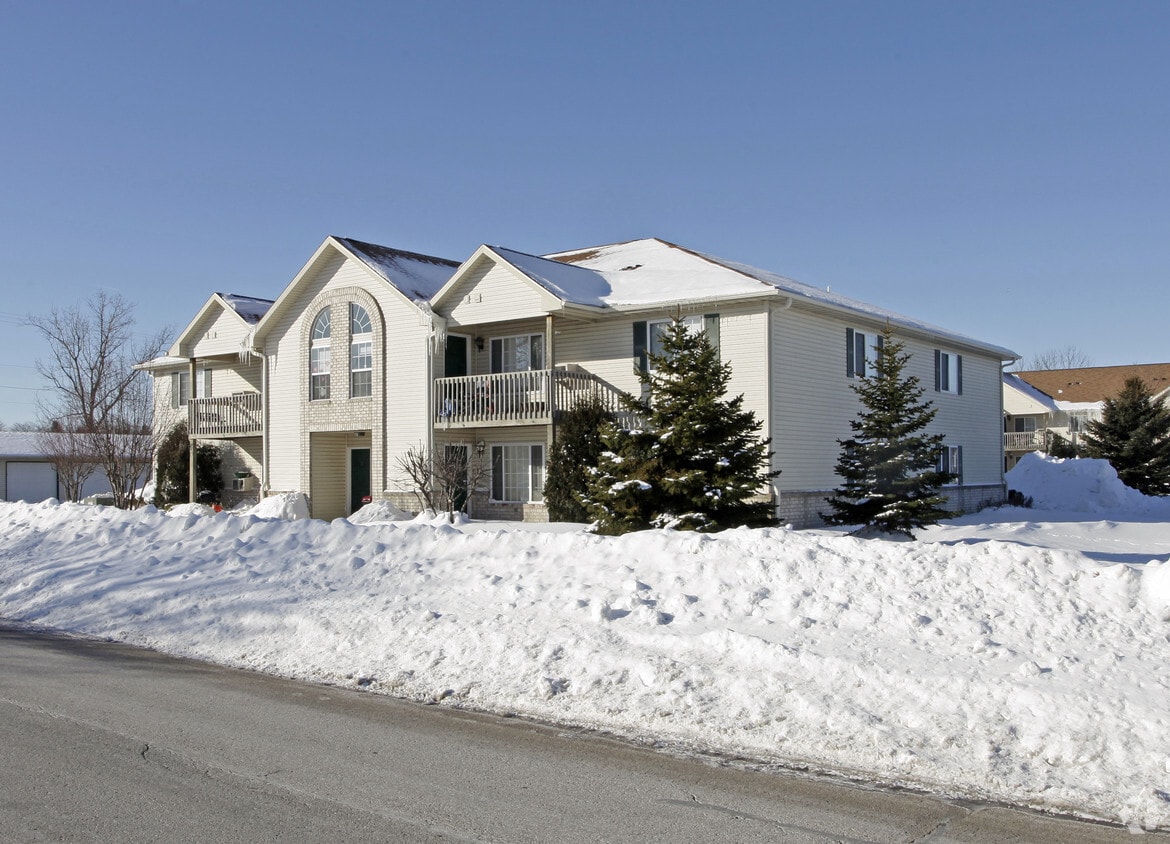 Primary Photo - Kenosha Parc Apartments