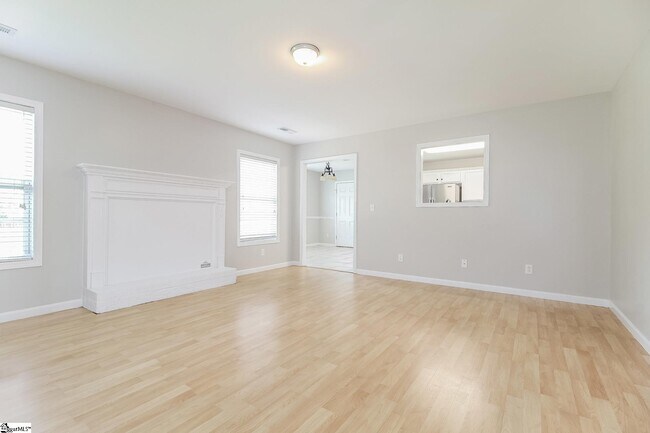Building Photo - 15 Fox Den Ln
