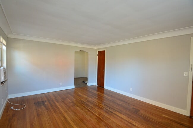 Building Photo - 1623 Section Rd