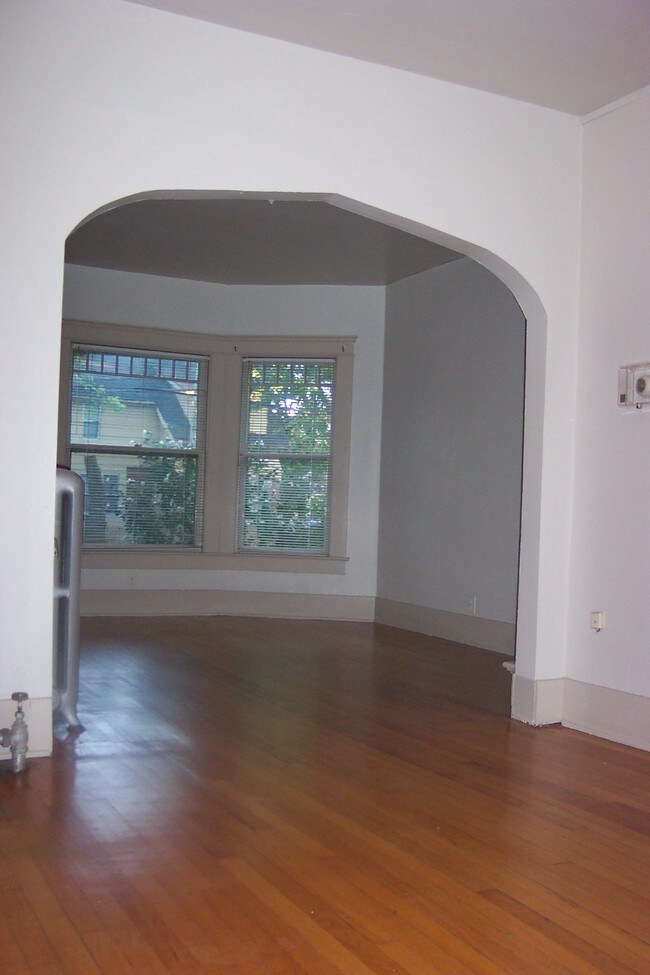 Building Photo - 809 McKinley Ave