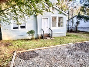 Building Photo - 249 Byrnes Cir