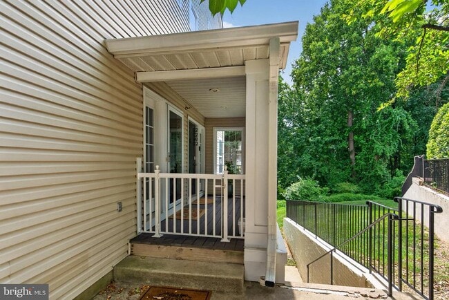 Building Photo - 6607 Thackwell Way