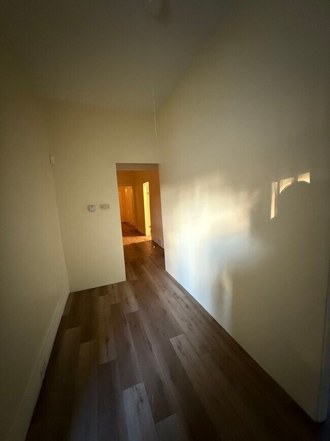 Foto del edificio - *Friendly Road, LLC 3404-3406 Walton Ave