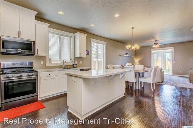 Foto del edificio - 3 br, 2 bath House - 4015 St. Paul