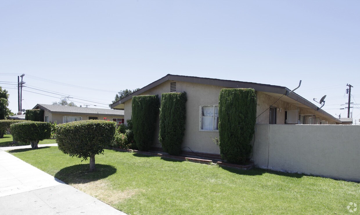 Building Photo - 891-895 S Olive St