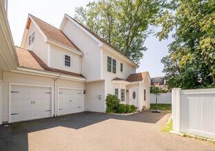 Building Photo - 1023 Black Rock Tpke