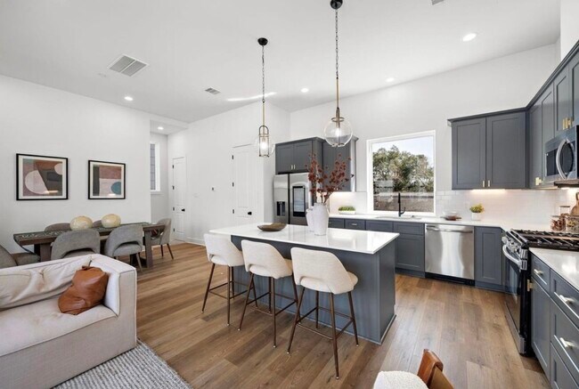 Foto del edificio - 835 Elkhart St