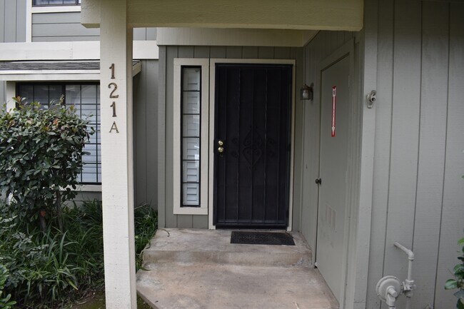 Building Photo - 4727 E Alamos Ave