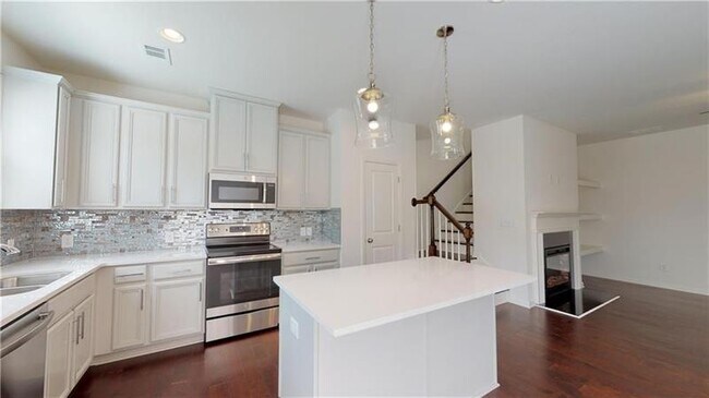 Building Photo - 5580 Oak Bend Pl