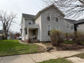 Building Photo - 339 W Dewald St