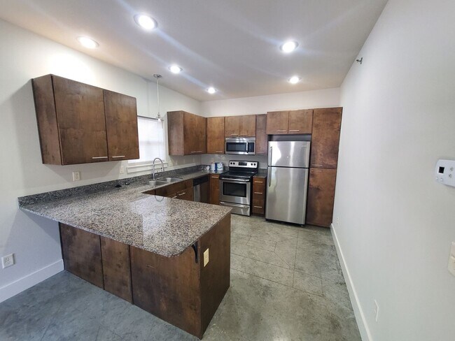 Foto del edificio - 1241 Oakland Ave
