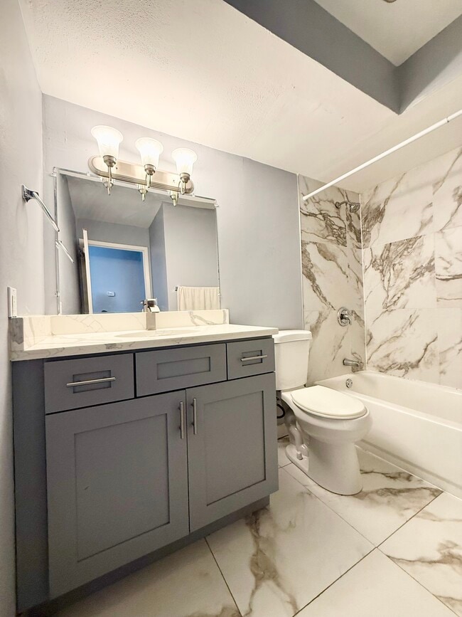 Building Photo - Bayside Apartments