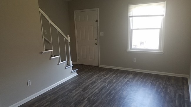 Building Photo - 3133 Spring Valley Dr