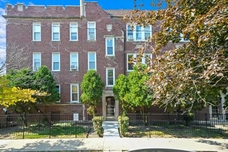 Building Photo - 3008 N Whipple St