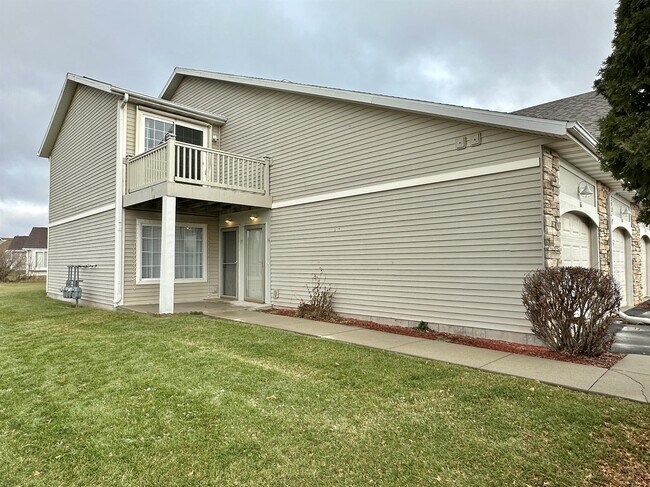 Building Photo - 2239 Tallgrass Ct