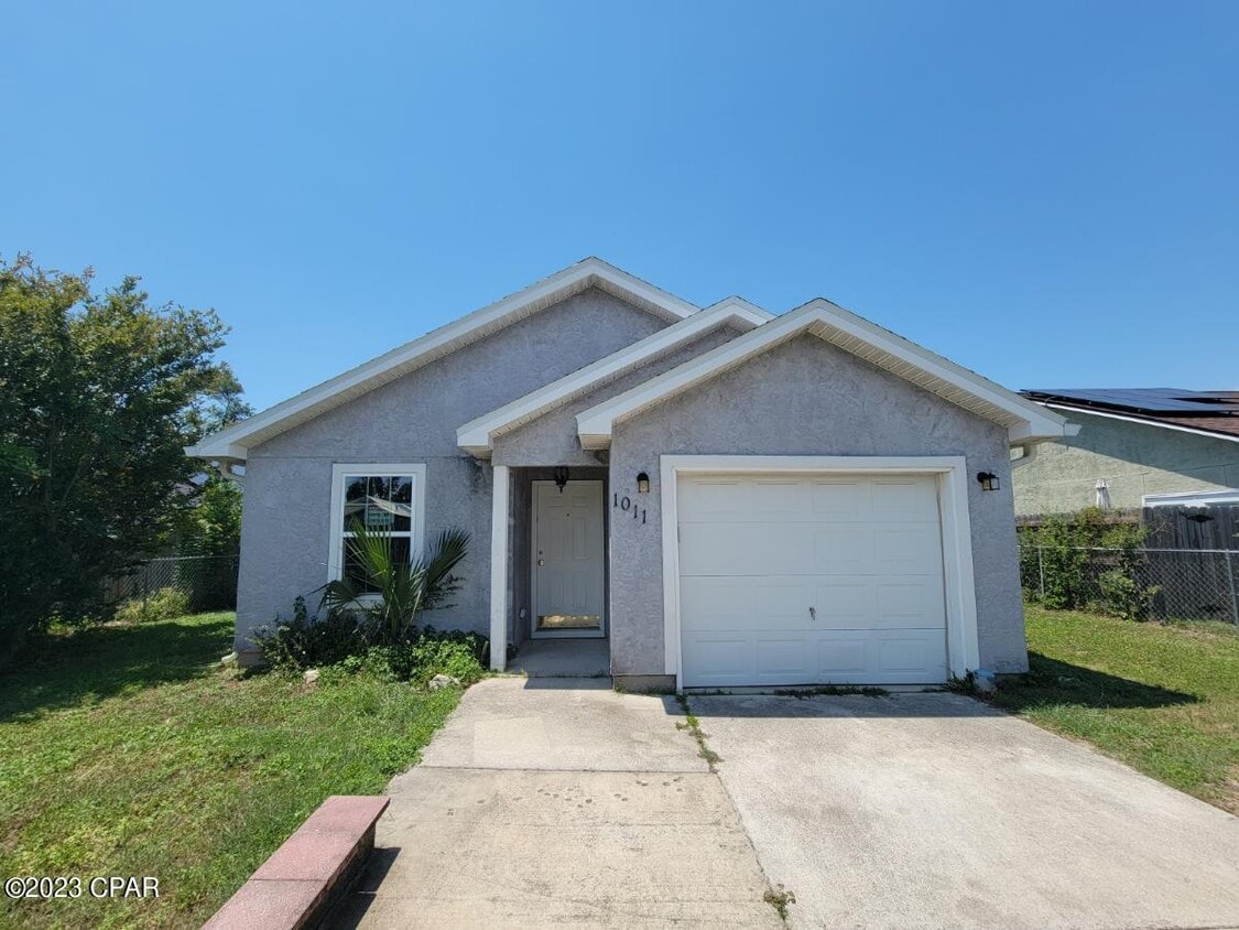 1011 Harmon Ave, Panama City, FL 32401 House for Rent in Panama City
