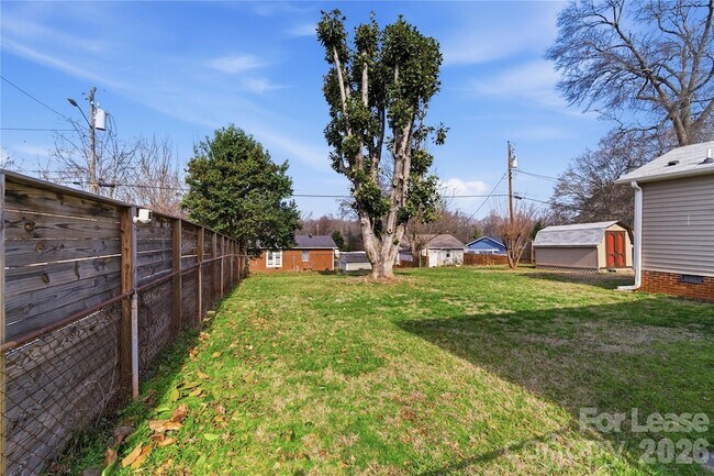 Foto del edificio - 4000 Fieldcrest Rd