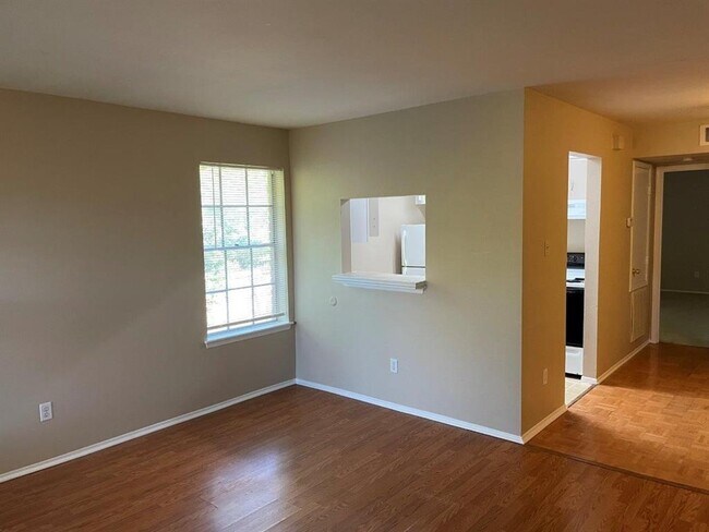 Foto del edificio - 4118 Sherwood Ln