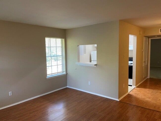 Building Photo - 4118 Sherwood Ln