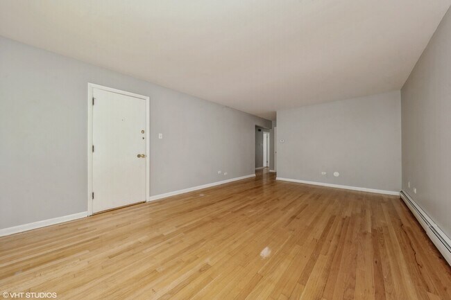 Building Photo - 383 Yates #2