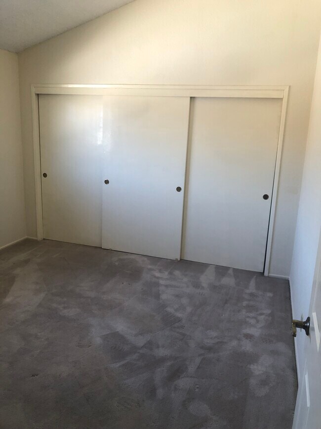 Dormitorio 1 - 2029 W 182nd St
