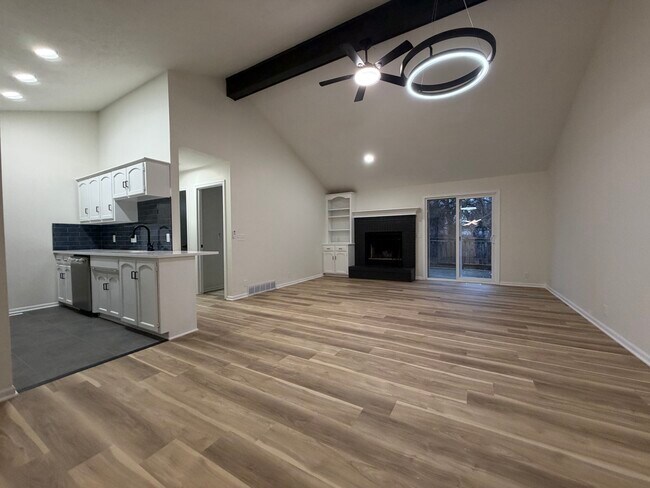 Foto del edificio - 10325 Ohio Plz