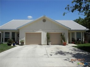 Building Photo - 306 Oelkers Dr