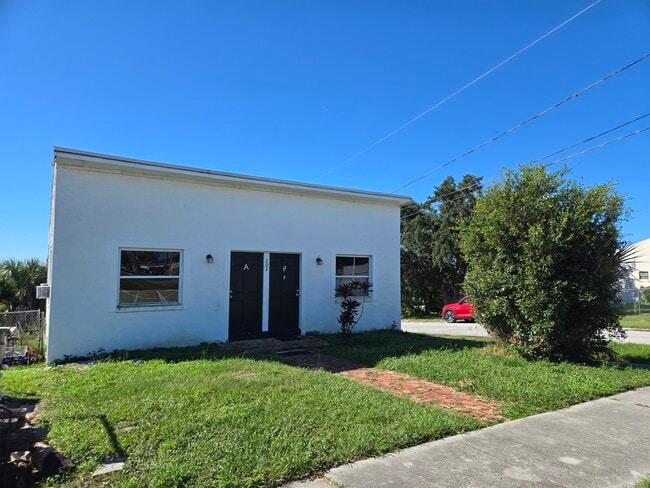 Building Photo - 202 Shepard Ave