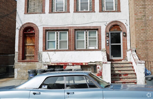 Building Photo - 865 E 217th St