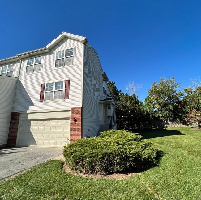 Building Photo - 1169 Shorewood Ct