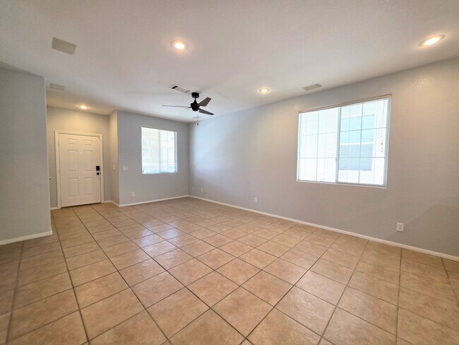 Foto del edificio - 7750 Crystal Village Ln
