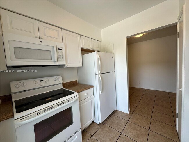 Building Photo - 1400 NE 56th St