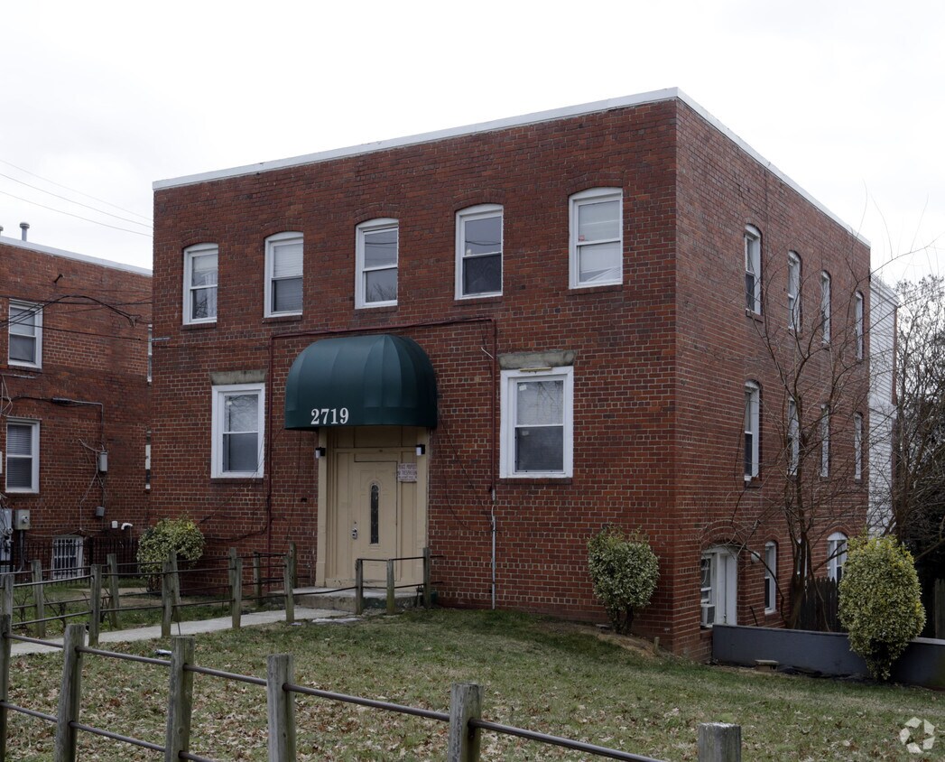 Primary Photo - 2719 Jasper St SE