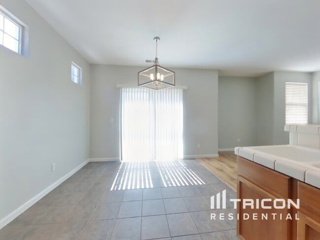 Building Photo - 2108 San Remo Dr