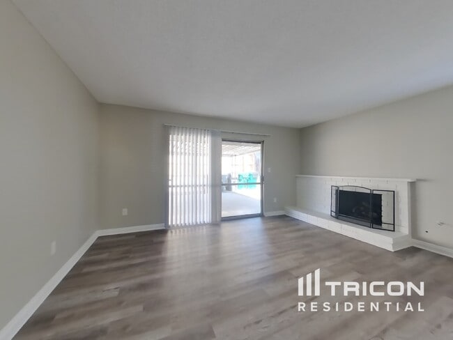 Building Photo - 13687 Boeing St