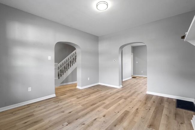 Building Photo - Charming 4-Bedroom Haven in McKees Rocks: ...