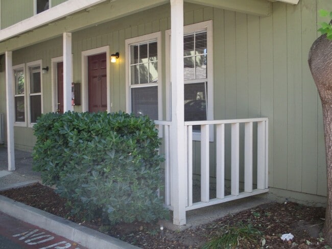 Building Photo - Woodshire Village Apartments