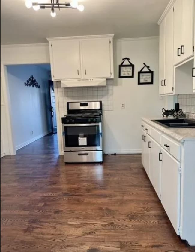 Building Photo - Updated 2-Bed, 1-Bath in Tulsa!