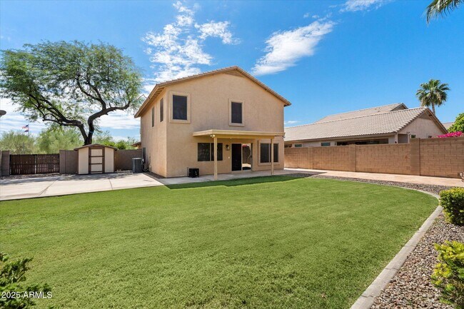 Building Photo - 2314 E Paraiso Dr