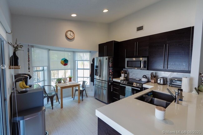 Building Photo - 1353 Seagrape Cir