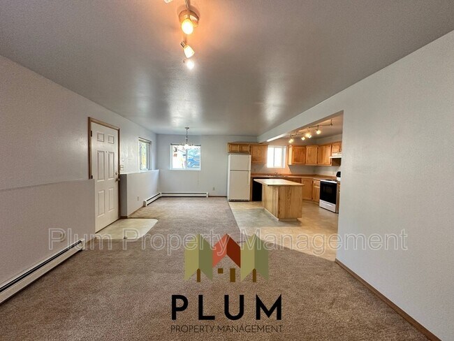 Building Photo - 2050 S 14th St W