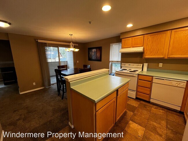 Foto del edificio - 3 br, 3 bath House - 4701 NW Walgren Dr Un...