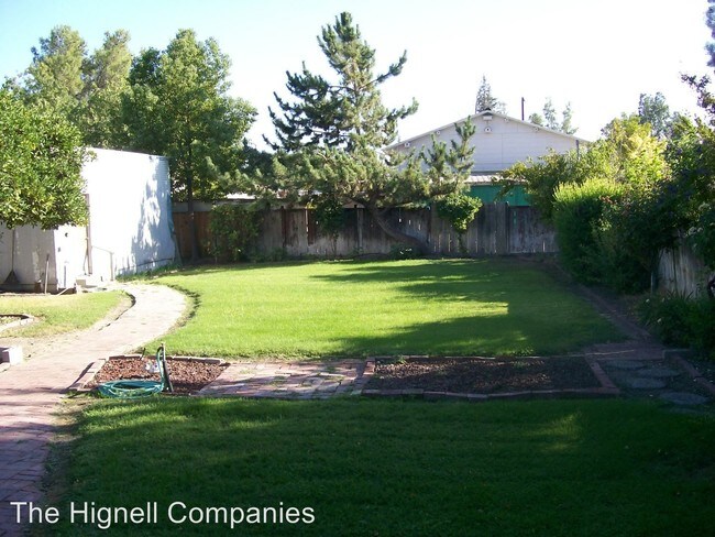 Building Photo - 3 br, 2 bath House - 142 E. Colusa St